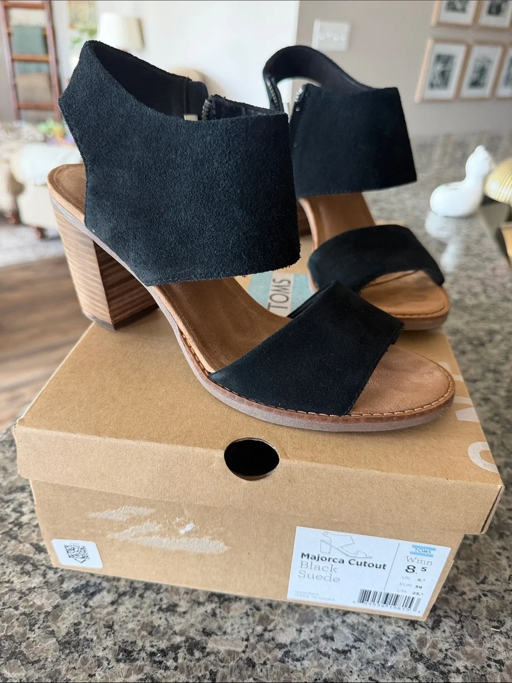 LNIB, TOMS Majorca Cutout Block Heel Sandals in black suede